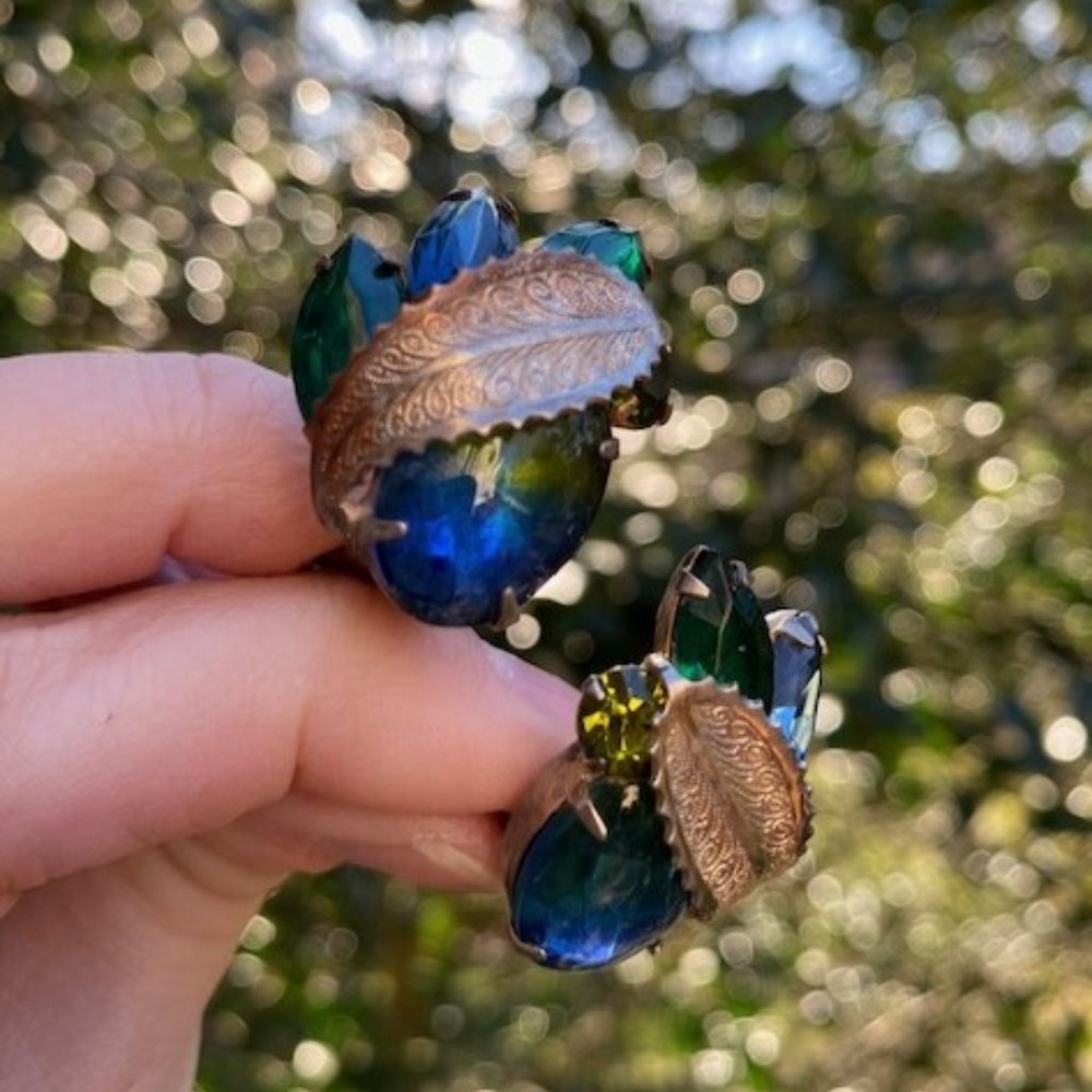 VTG WEISS Blue Green Rhinestone Glass Belly Jelly EARRINGS